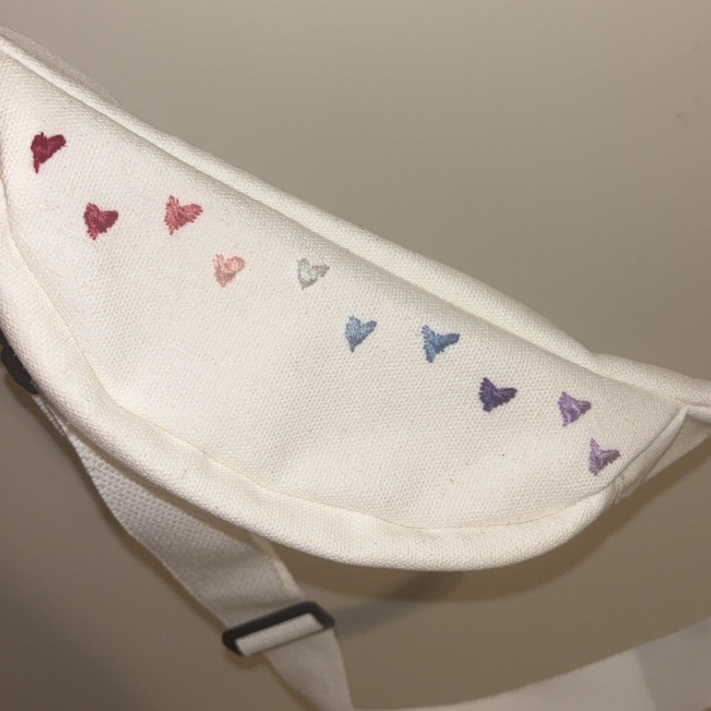 White Belt Bag with Hand Embroidered Heart Accents - Picture 2 of 4